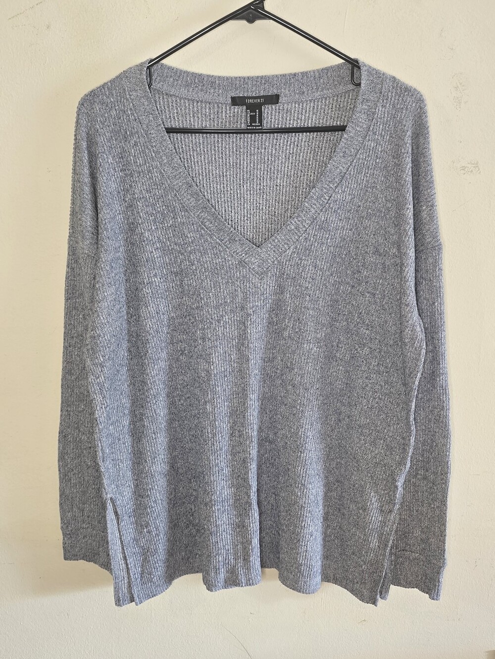 Forever 21 Ribbed Knit V Neck Oversized Gray Blue Sweater Top Womens Size Medium